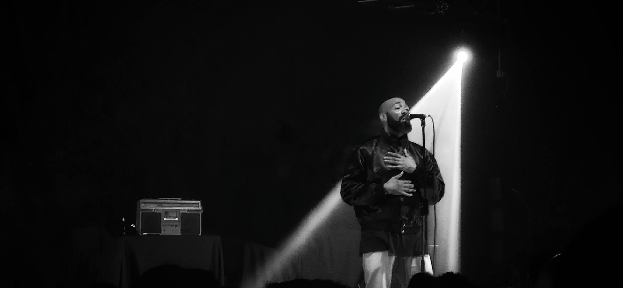 Dave Murkage opening for Yard Act in Milan